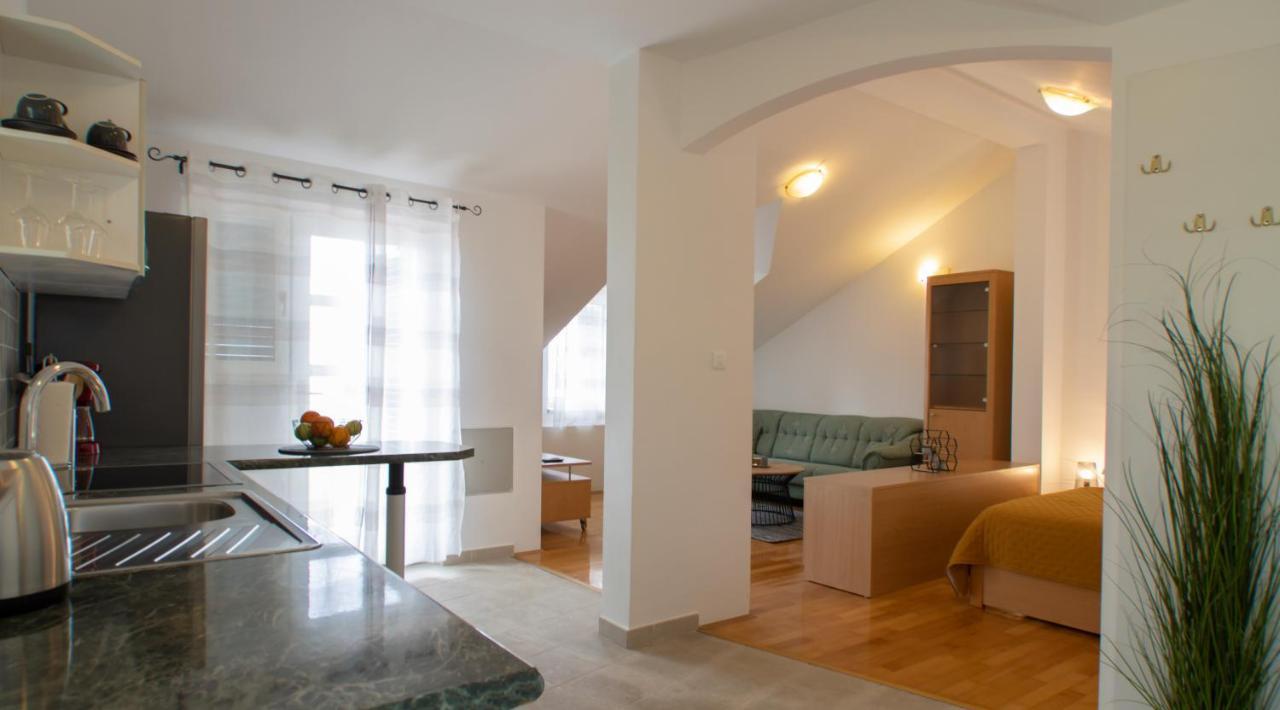Mozart Apartments Baška Voda Extérieur photo